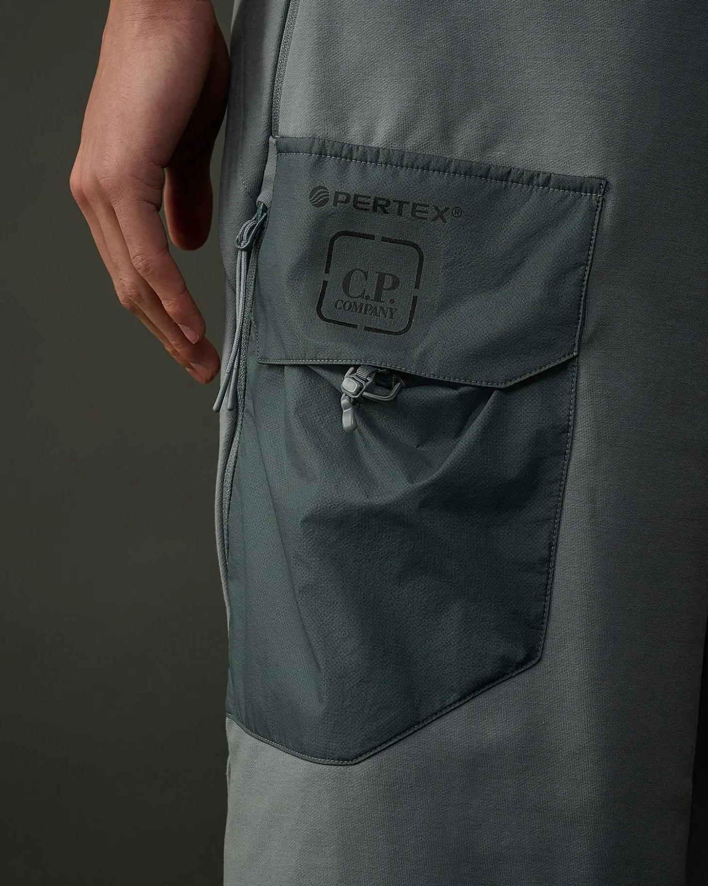 Homme C.P. Company Metropolis Series^Metropolis Series Stretch Fleece Mixed Cargo Shorts